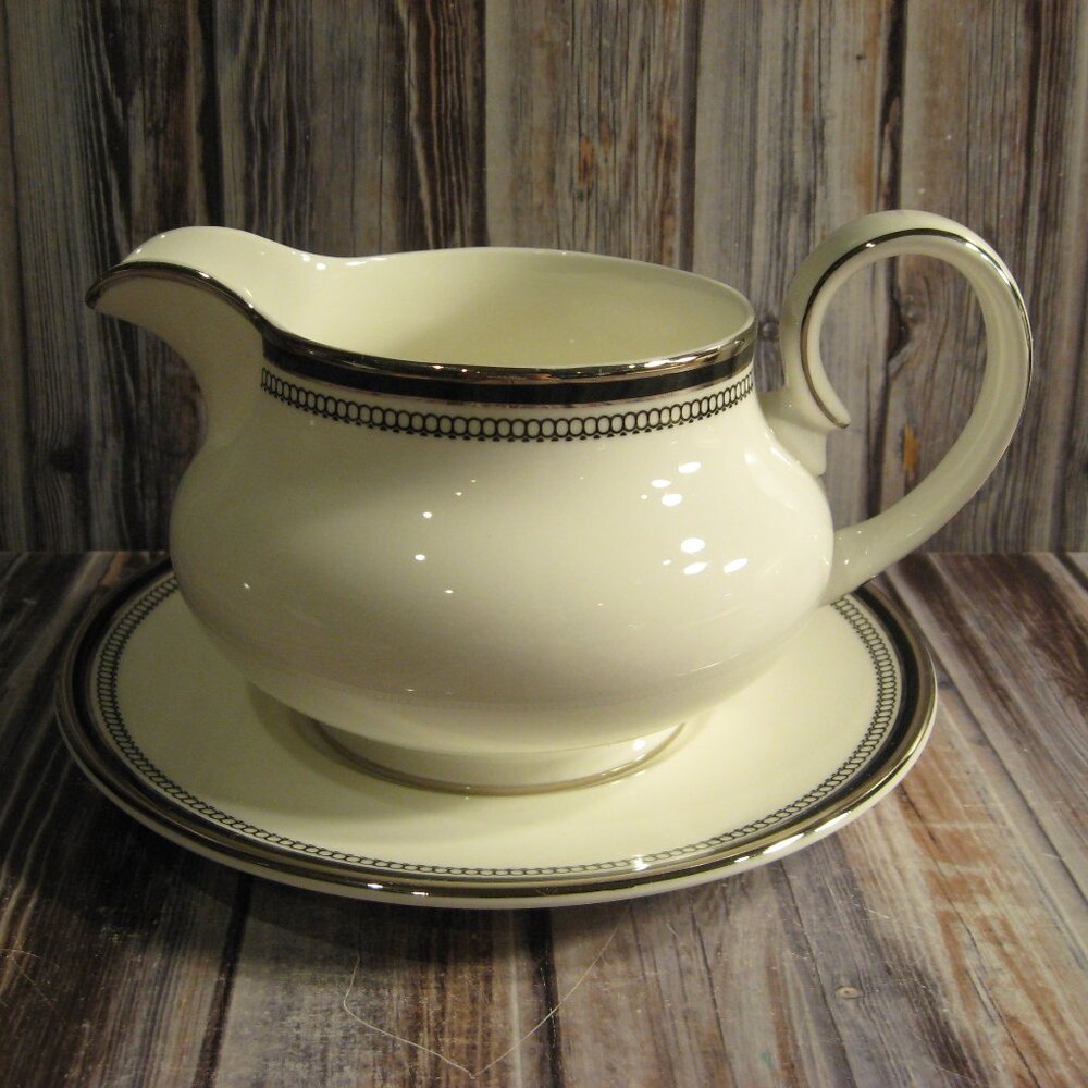 ROYAL DOULTON SARABANDE FOOTED GRAVY BOAT AND UNDERPLATE